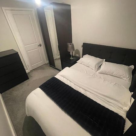 Beautiful En-Suite Bedroom Ipswich Exterior foto