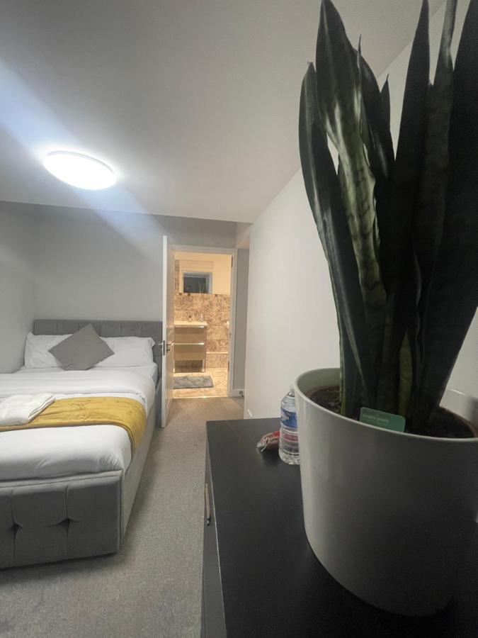 Beautiful En-Suite Bedroom Ipswich Exterior foto