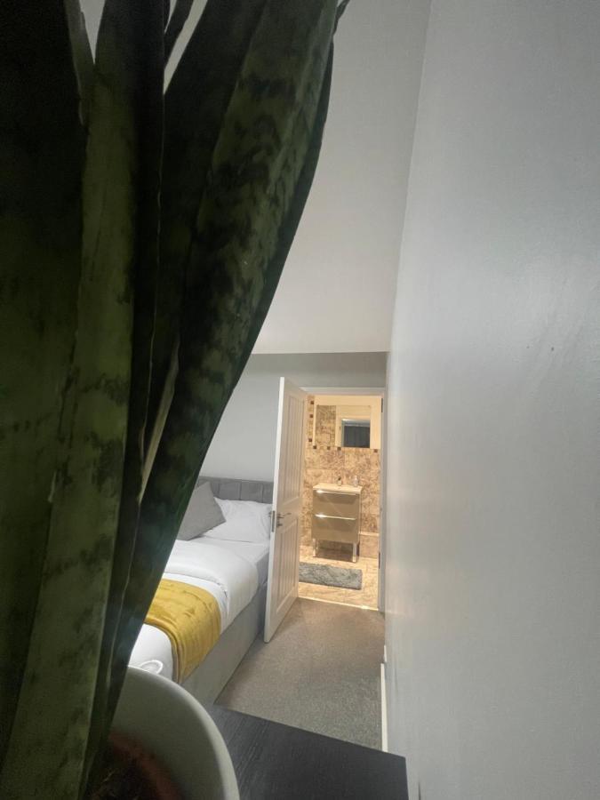 Beautiful En-Suite Bedroom Ipswich Exterior foto