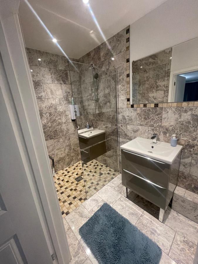Beautiful En-Suite Bedroom Ipswich Exterior foto