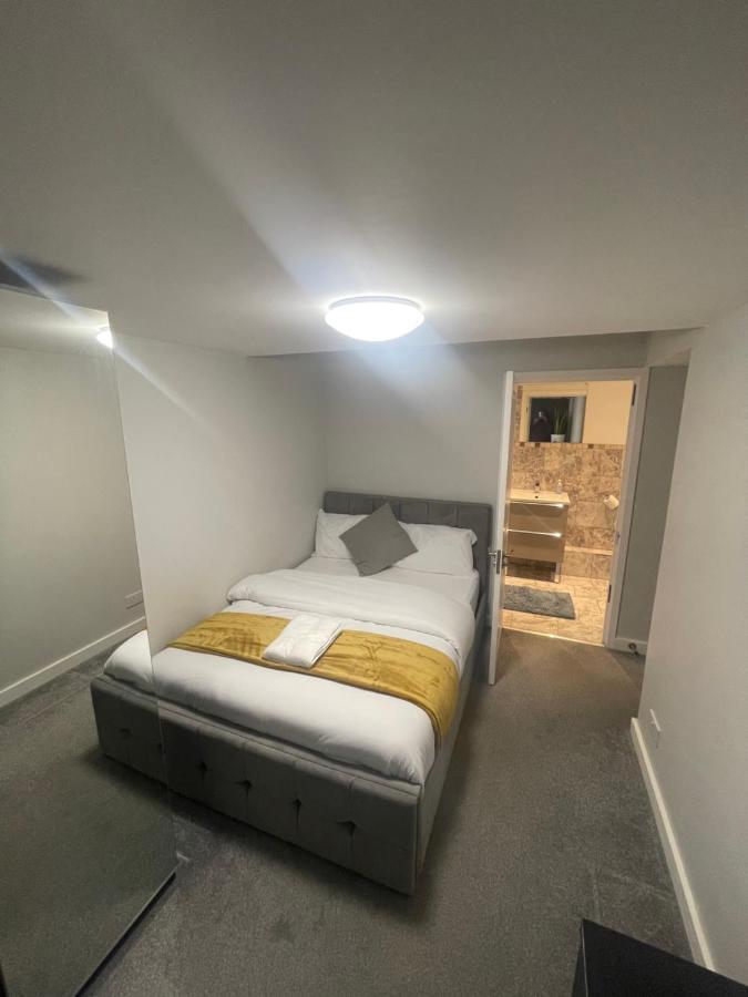 Beautiful En-Suite Bedroom Ipswich Exterior foto