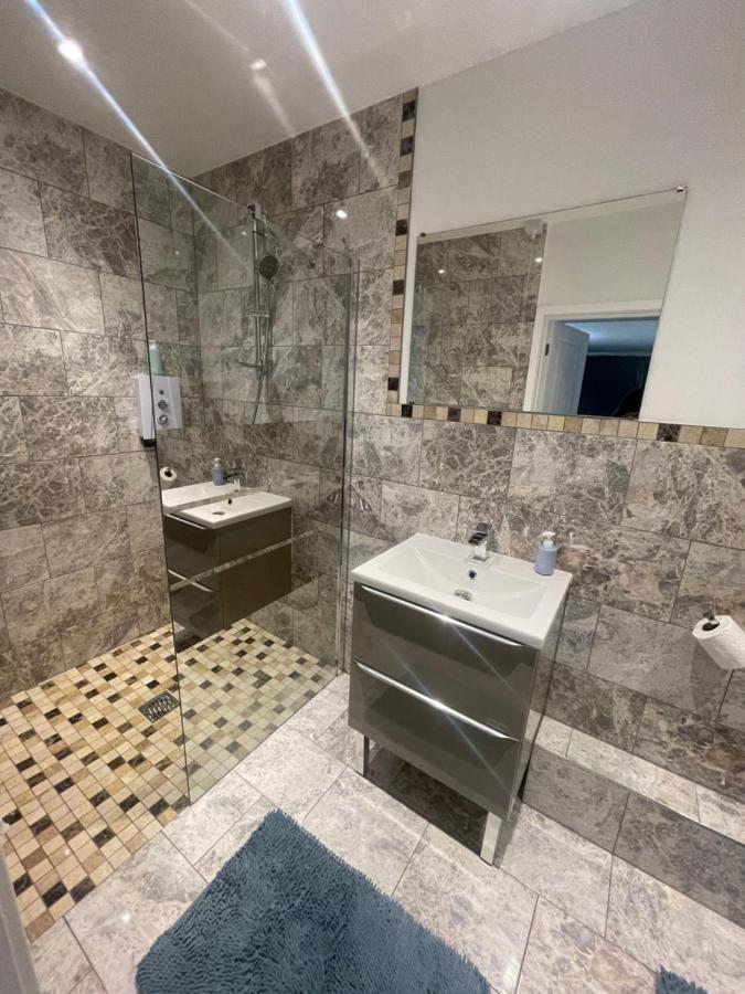 Beautiful En-Suite Bedroom Ipswich Exterior foto